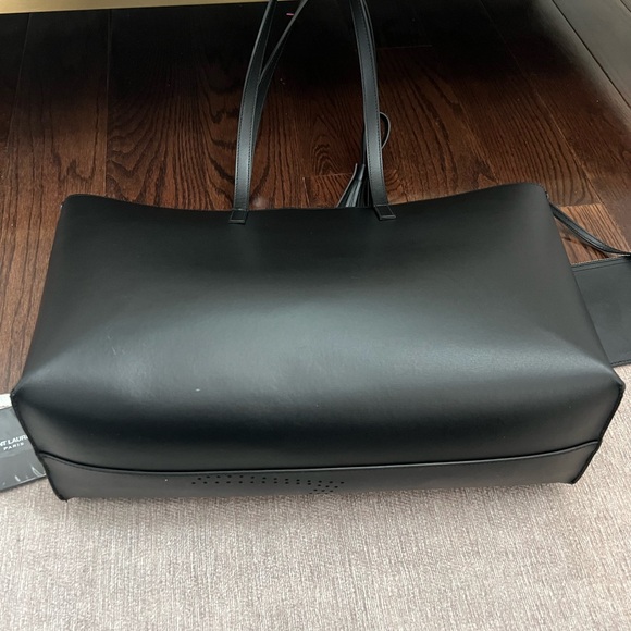 Saint Laurent Shopper Tote - Picture 8 of 11